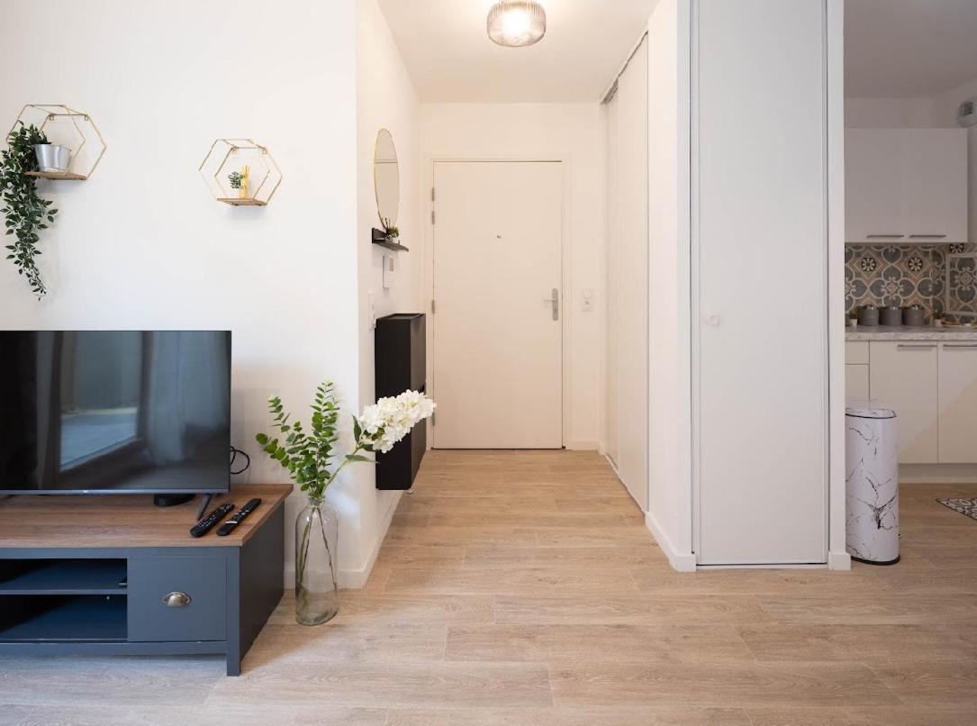 Sejour Unique A Pierrefitte Apartment Luaran gambar