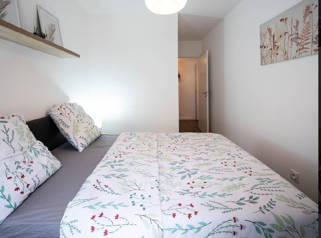 Sejour Unique A Pierrefitte Apartment Luaran gambar